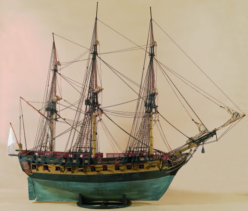 bâteau la nymphe du musée de la marine de la ville de honfleur